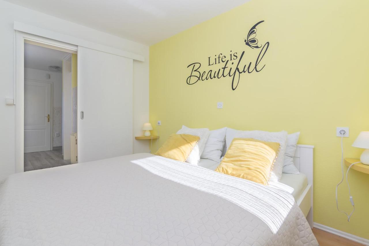 Apartment Paradise *